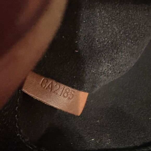 Louis Vuitton Pallas MM (feel free to make an offer) - Picture 14 of 16